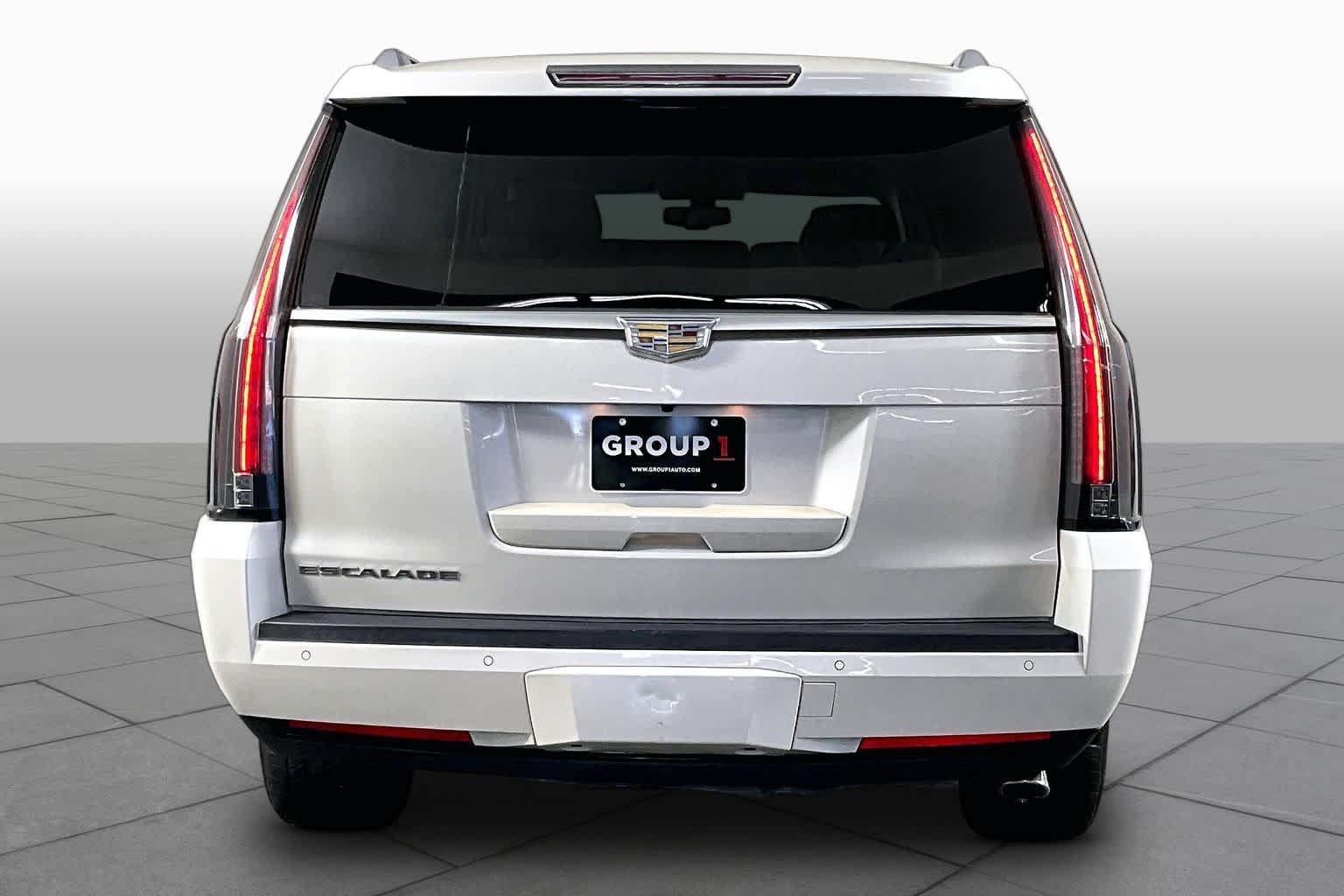 Used 2015 Cadillac Escalade ESV 2WD image 5