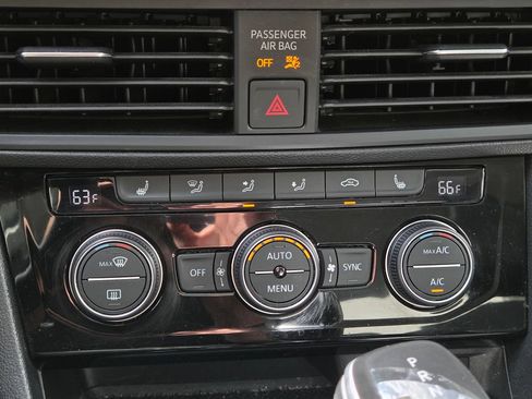 Used 2023 Volkswagen Jetta SE FWD image 26