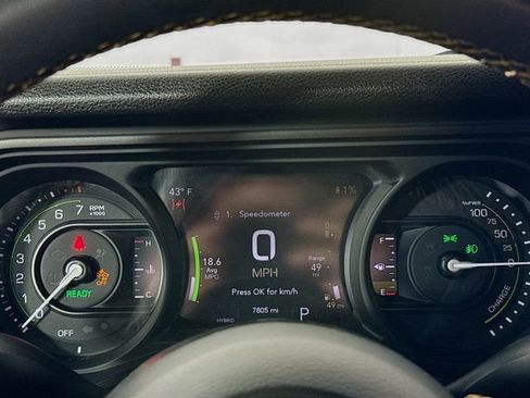 Used 2024 Jeep Wrangler Unlimited image 12