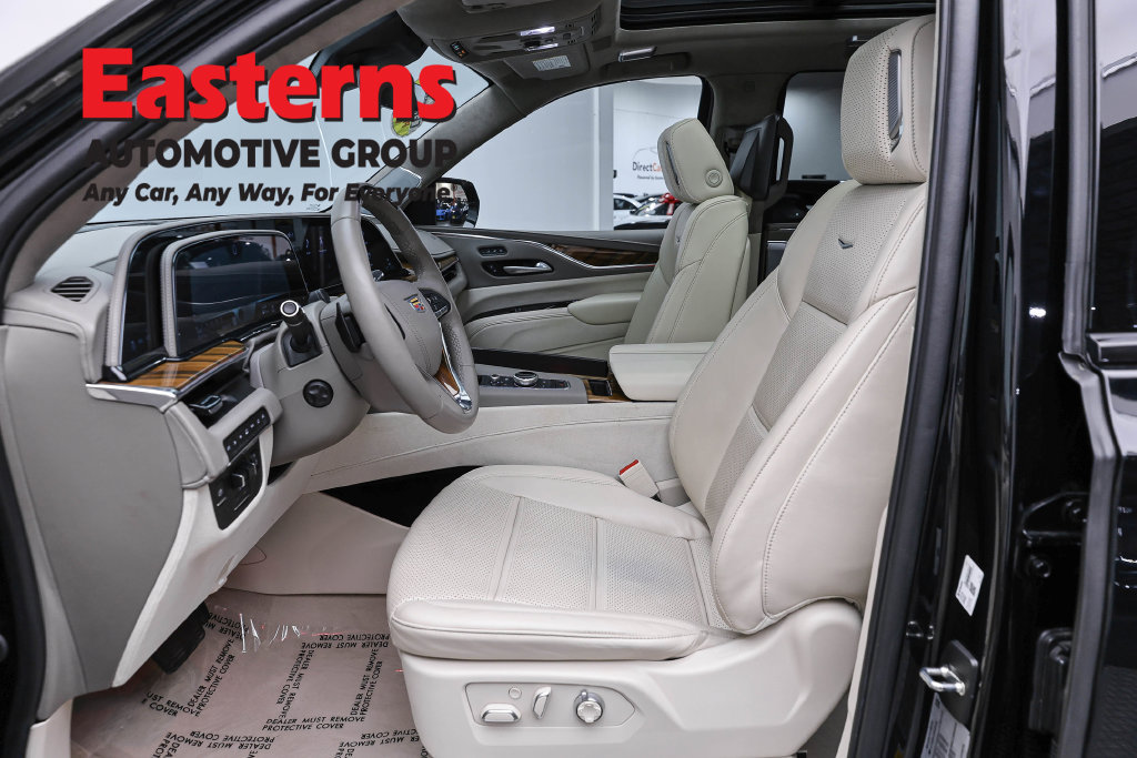 Used 2024 Cadillac Escalade ESV Sport Platinum w/ LPO, ONYX Package AWD/4WD image 15