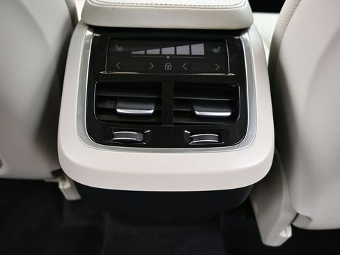 Certified 2024 Volvo XC90 B5 Plus w/ Protection Package Premier image 17