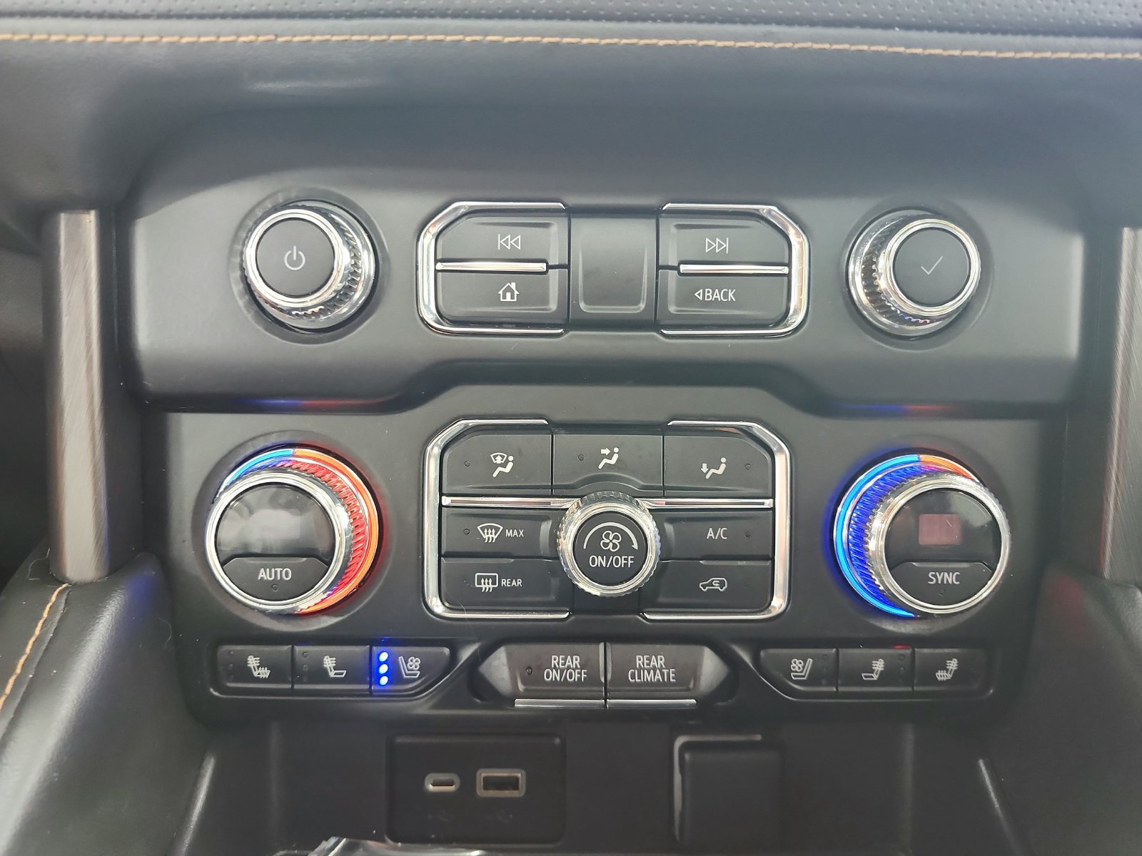 Used 2023 GMC Yukon AT4 AWD/4WD image 20
