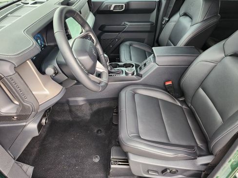 New 2025 Ford Bronco Outer Banks image 9