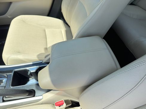 Used 2017 Honda Accord EX-L image 14