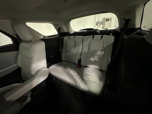 Used 2025 Ford Explorer Platinum w/ Ultimate Package AWD/4WD image 19
