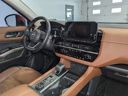 Used 2023 Nissan Pathfinder Platinum AWD/4WD image 45