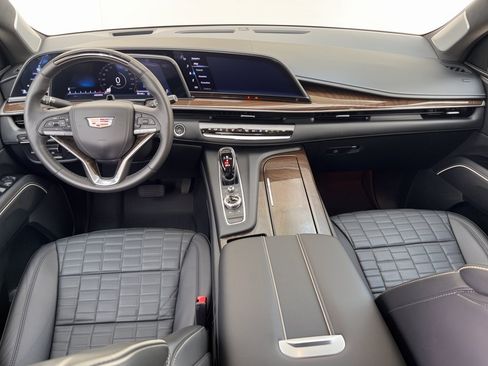 Used 2023 Cadillac Escalade Premium Luxury Platinum w/ LPO, Radiant Package AWD/4WD image 17