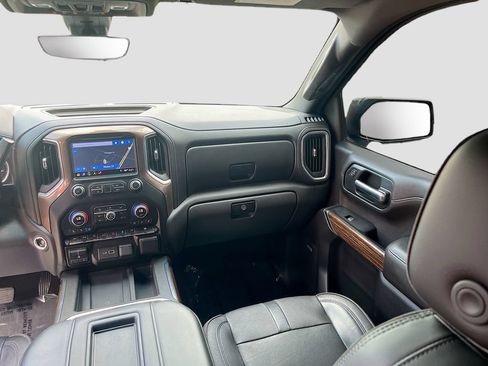 Used 2019 Chevrolet Silverado 1500 High Country w/ Technology Package AWD/4WD image 25