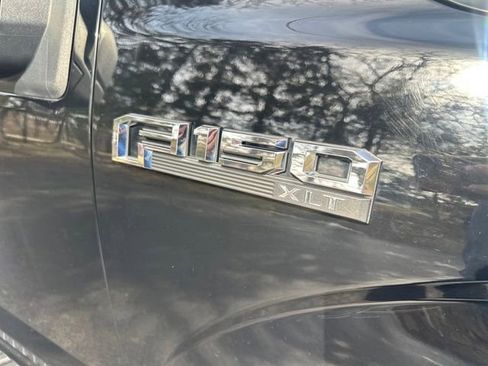 Used 2018 Ford F150 XLT w/ Equipment Group 302A Luxury image 10