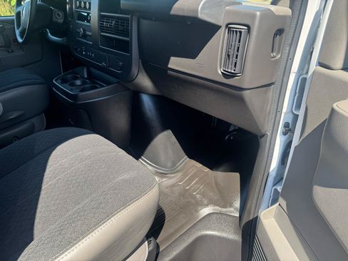 Used 2025 GMC Savana 2500 w/ Driver Convenience Package RWD image 19