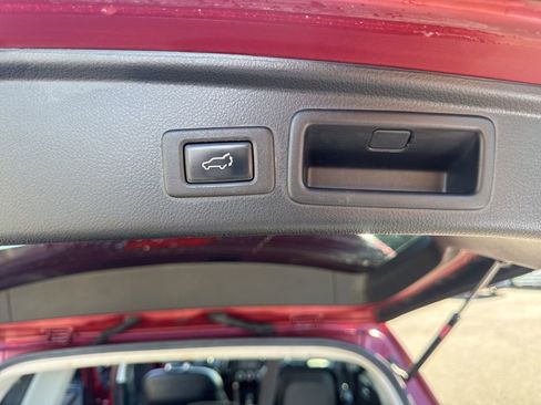 Used 2017 Subaru Forester 2.5i Touring AWD/4WD image 20