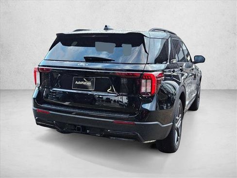 New 2026 Ford Explorer ST-Line image 2