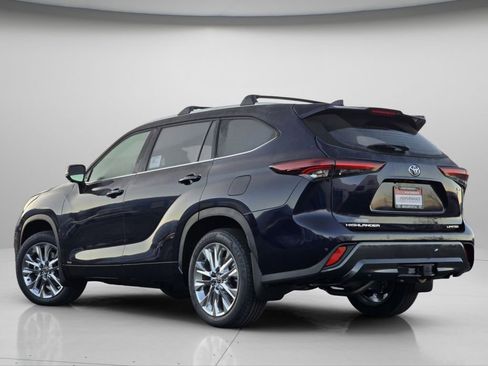 New 2026 Toyota Highlander Limited image 20