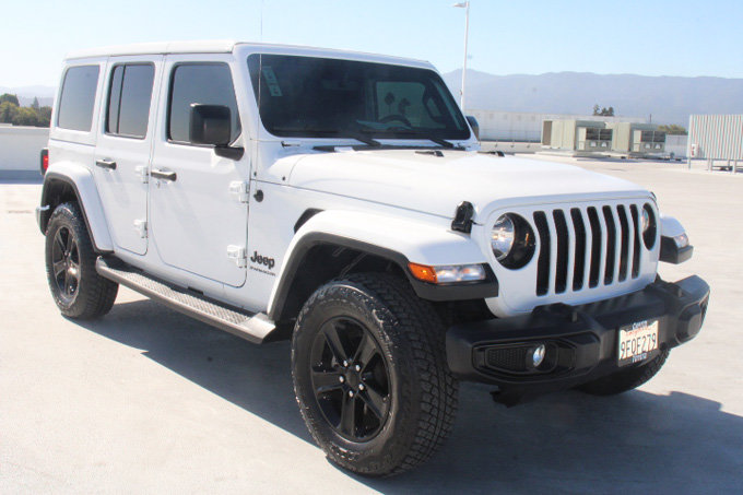 Used 2023 Jeep Wrangler Unlimited Sahara AWD/4WD image 2
