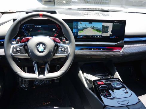 Used 2025 BMW M5 w/ Carbon Package AWD/4WD image 7