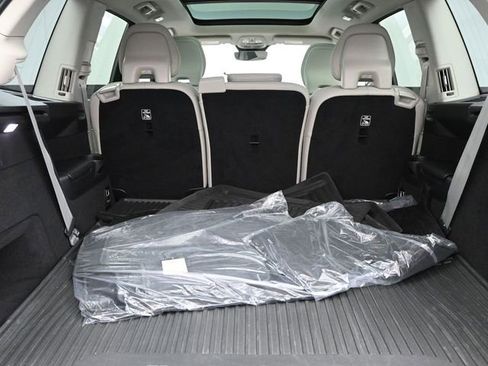 Used 2023 Volvo XC90 B5 Core w/ Protection Package Premier image 29