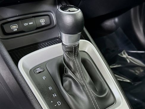 Certified 2023 Hyundai Venue SEL FWD image 10