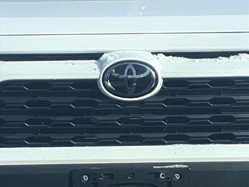 Used 2020 Toyota RAV4 XLE image 15