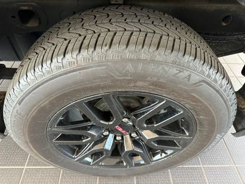 Used 2024 GMC Sierra 1500 Elevation AWD/4WD image 5