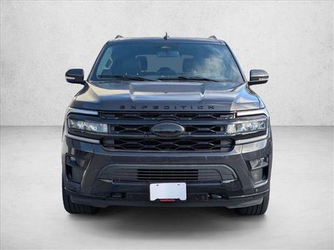 Used 2023 Ford Expedition Limited AWD/4WD image 2