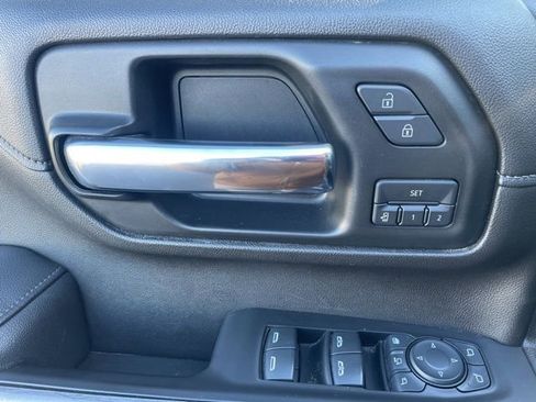 Used 2020 Chevrolet Silverado 2500 LTZ w/ LTZ Convenience Package image 17