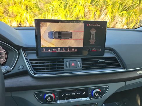 Certified 2025 Audi Q5 2.0T Premium Plus image 23