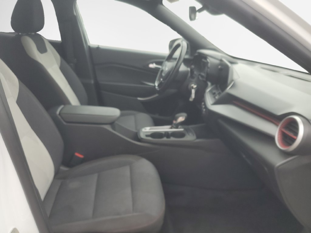 Used 2024 Chevrolet Trax RS w/ Driver Confidence Package FWD image 26