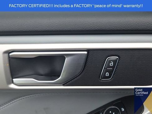 Used 2023 Ford Explorer XLT w/ Equipment Group 202A AWD/4WD image 25