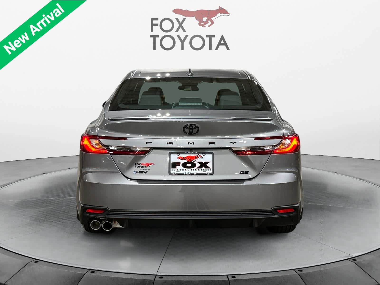 Used 2026 Toyota Camry SE FWD image 5