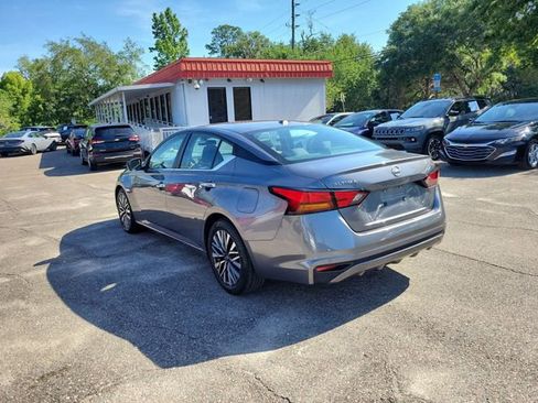 Used 2024 Nissan Altima 2.5 SV FWD image 3