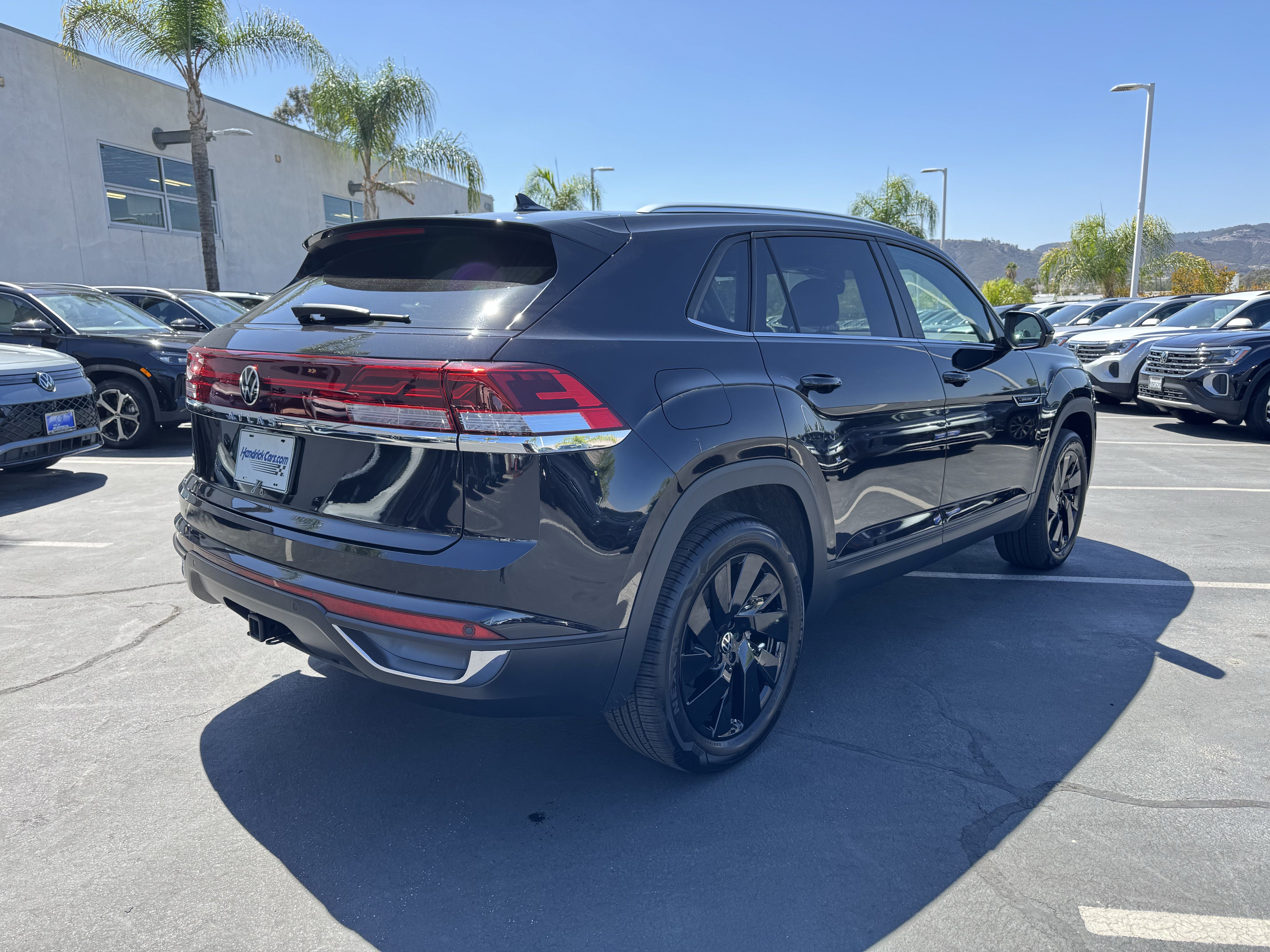 Used 2026 Volkswagen Atlas Cross Sport SE FWD image 9
