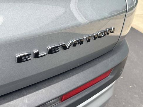 Used 2025 GMC Acadia Elevation FWD image 33