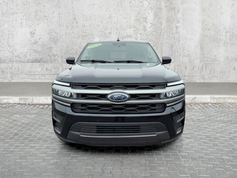 Used 2024 Ford Expedition XLT image 3