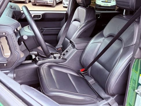 Used 2025 Ford Bronco Outer Banks AWD/4WD image 17