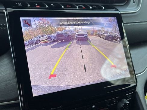 New 2025 Jeep Grand Cherokee Limited image 25