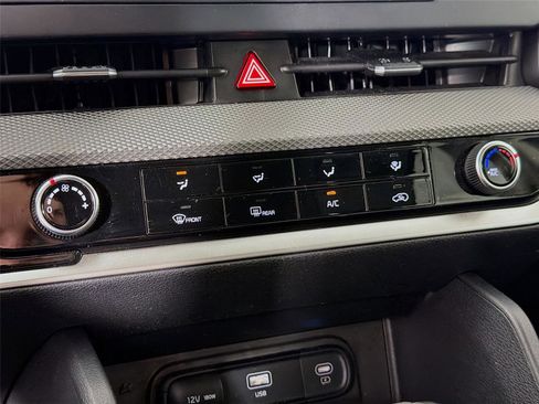 Used 2024 Kia Sportage LX image 16