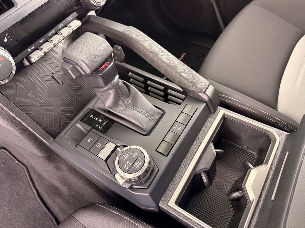 Certified 2025 Toyota Tacoma TRD Off-Road AWD/4WD image 4