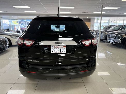 Used 2017 Chevrolet Traverse LT FWD image 4