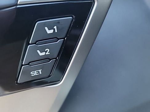 Used 2025 Toyota Sequoia 4WD image 15