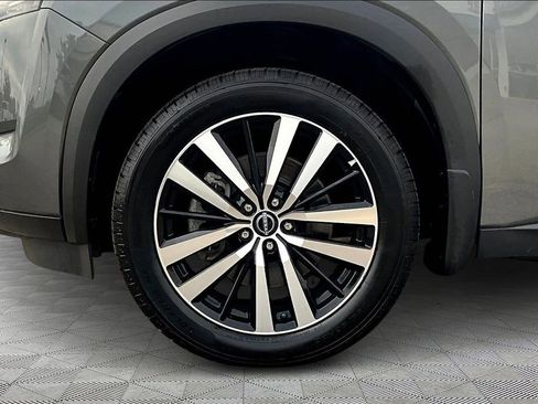 Used 2024 Nissan Pathfinder Platinum w/ Cargo Package image 9