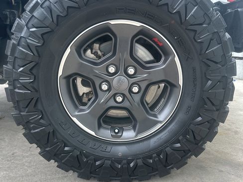 Used 2021 Jeep Gladiator Rubicon AWD/4WD image 27