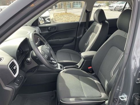 Certified 2024 Hyundai Venue Limited image 8