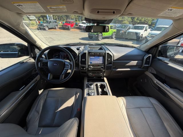 Used 2018 Ford Expedition Max XLT w/ Equipment Group 202A AWD/4WD image 11