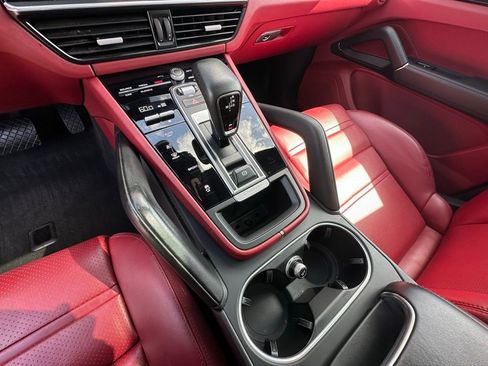 Certified 2023 Porsche Cayenne AWD/4WD image 26