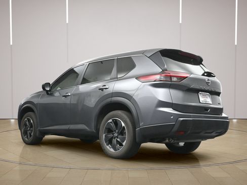 Certified 2024 Nissan Rogue SV w/ SV Premium Package FWD image 26