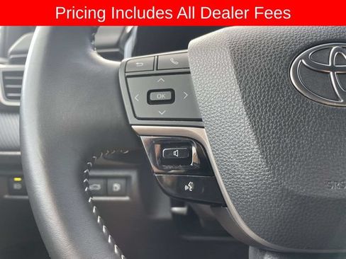 Used 2025 Toyota Camry SE FWD image 25