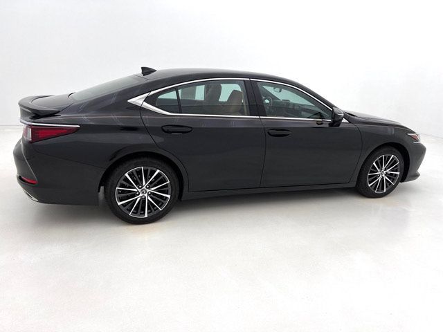 Used 2025 Lexus ES 350 w/ Premium Package FWD image 6