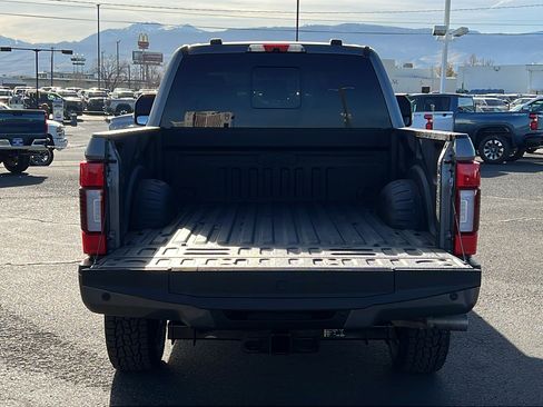 Used 2022 Ford F350 Lariat w/ Black Appearance Package image 7