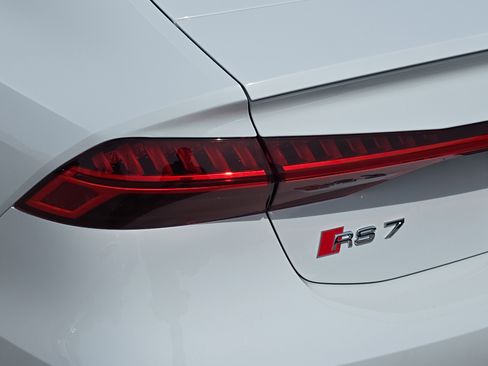Used 2025 Audi RS 7 Performance AWD/4WD image 35