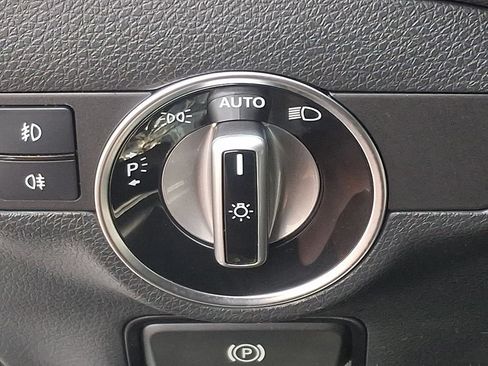 Used 2018 Mercedes-Benz GLA 250 4MATIC image 24